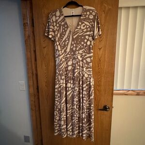 CAbi Taupe/Brown and Cream spring, summer and fall Dress